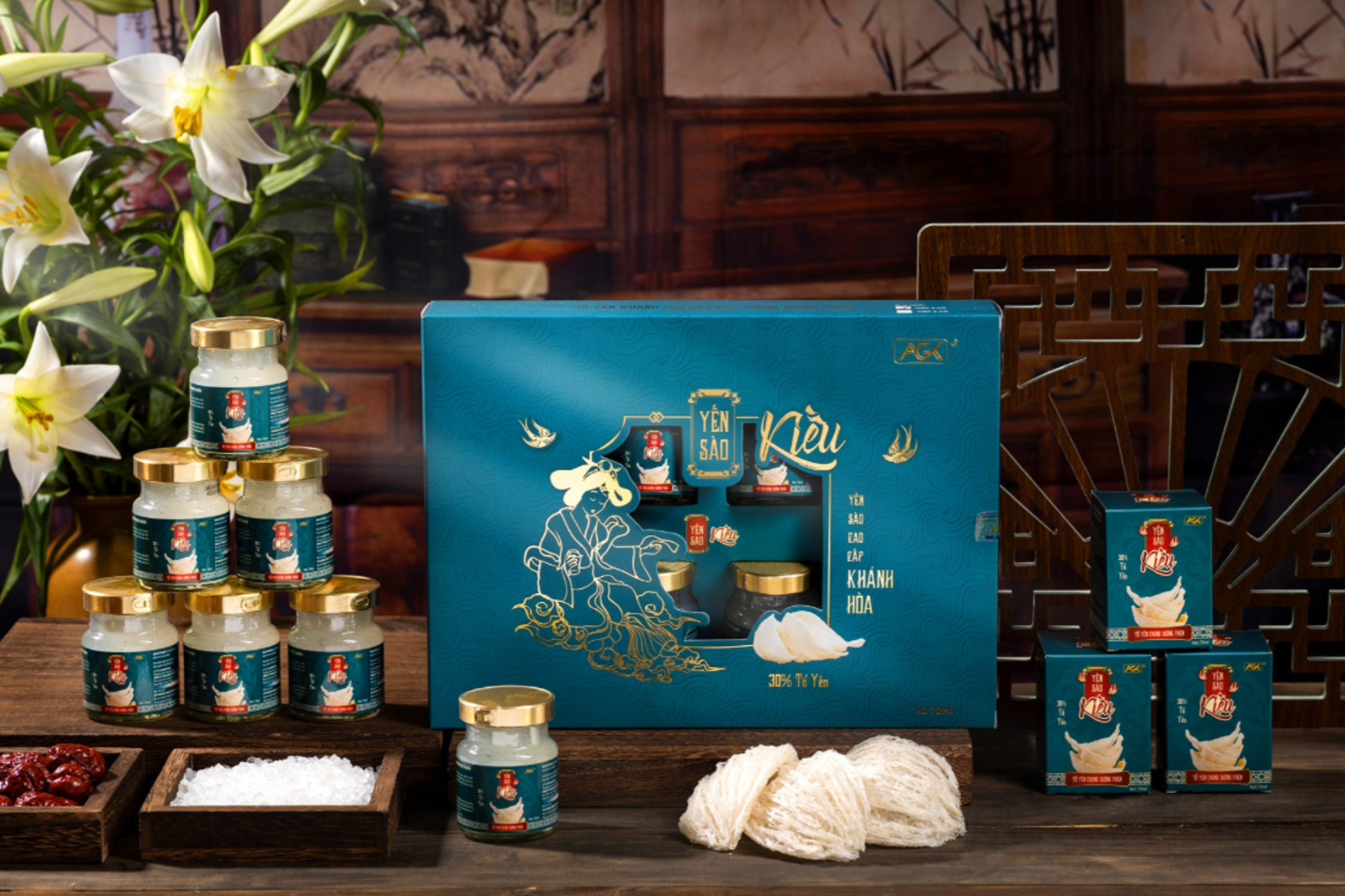 hộp yến sào ép nhũ vàng độc đáo